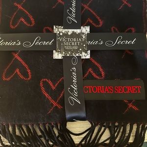 Victoria's Secret Winter Angel Collection Scarf Black  Hearted One Size New
